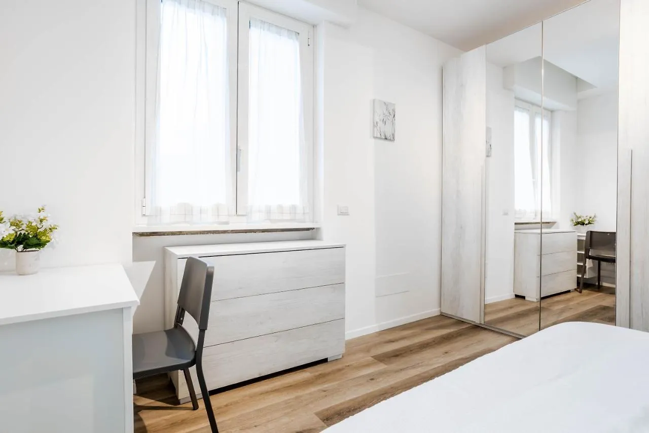 2 Bedrooms Apt With Terrace - Nolo Area Via Varanini Milan Apartment