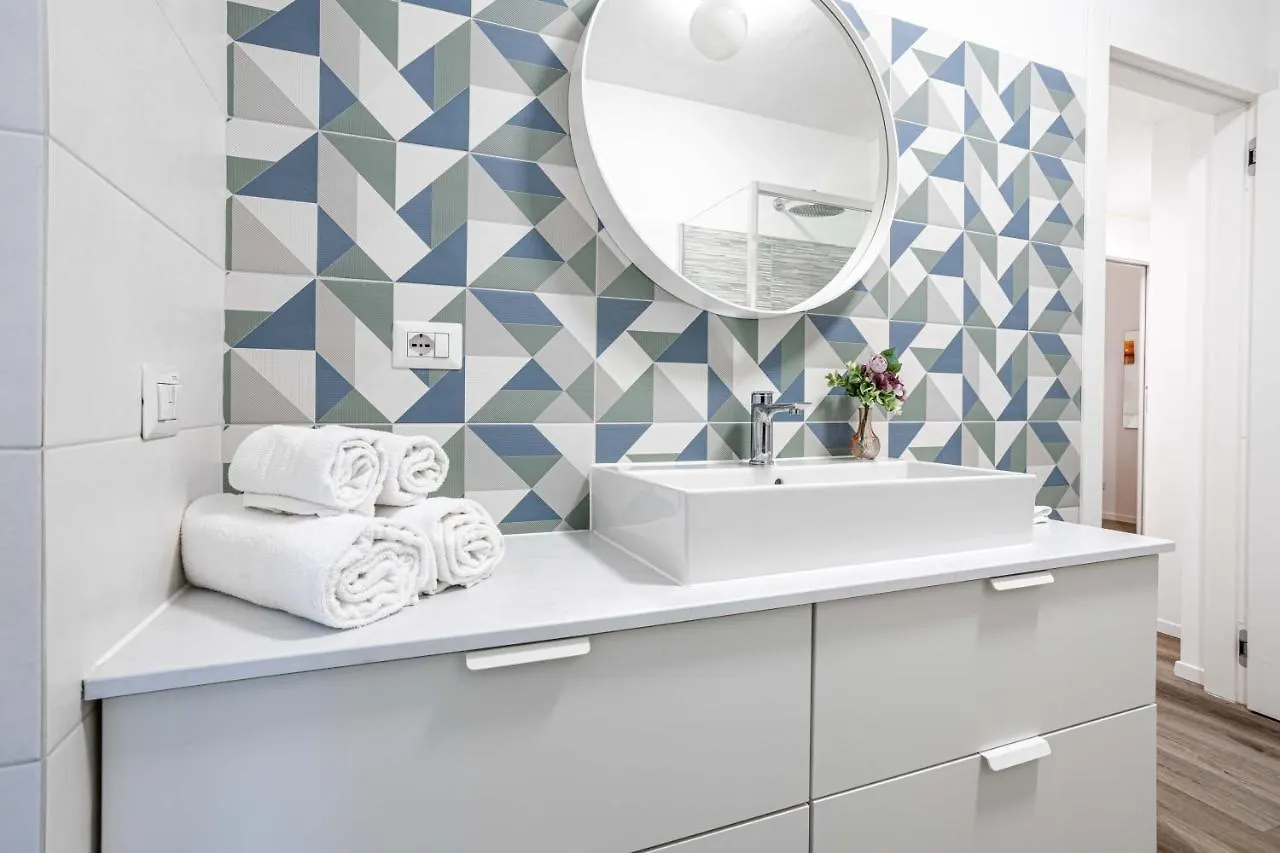 Apartment 2 Bedrooms Apt With Terrace - Nolo Area Via Varanini Milan